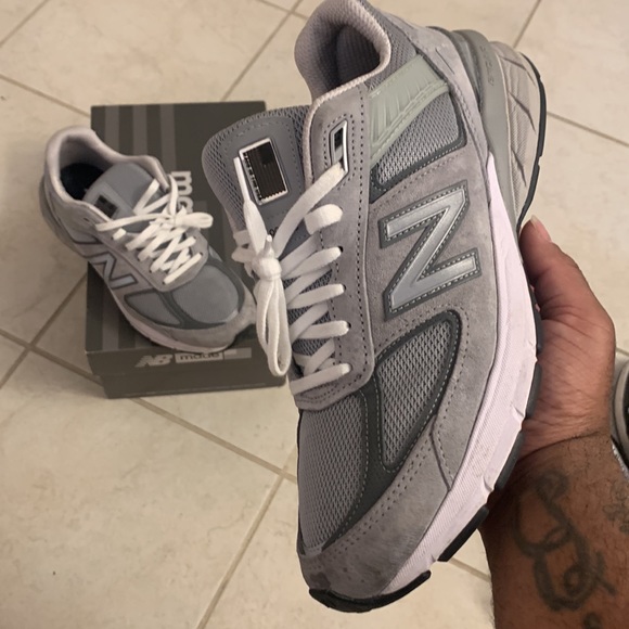 I’m selling my 1x worn Made in America new balance sneakers - Picture 3 of 5